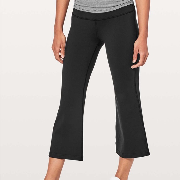 lululemon athletica Pants - Lululemon Groove Crop Yoga Capris – Black – Size 8